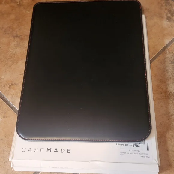 CaseMade Real Leather Laptop Sleeve - Picture 7 of 8